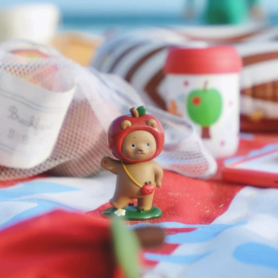 Planet Bear Apple Cooky Figure